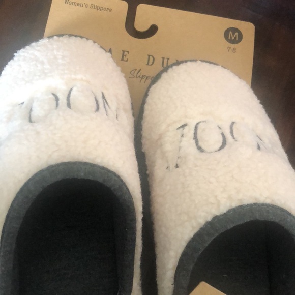 Rae Dunn women’s slippers (7-8) - Picture 3 of 5